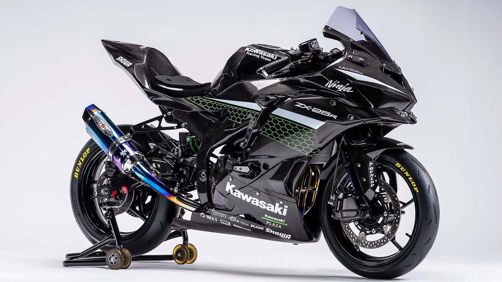 Αυτό είναι το Kawasaki ZX-25R σε... αγωνιστική περιβολή.