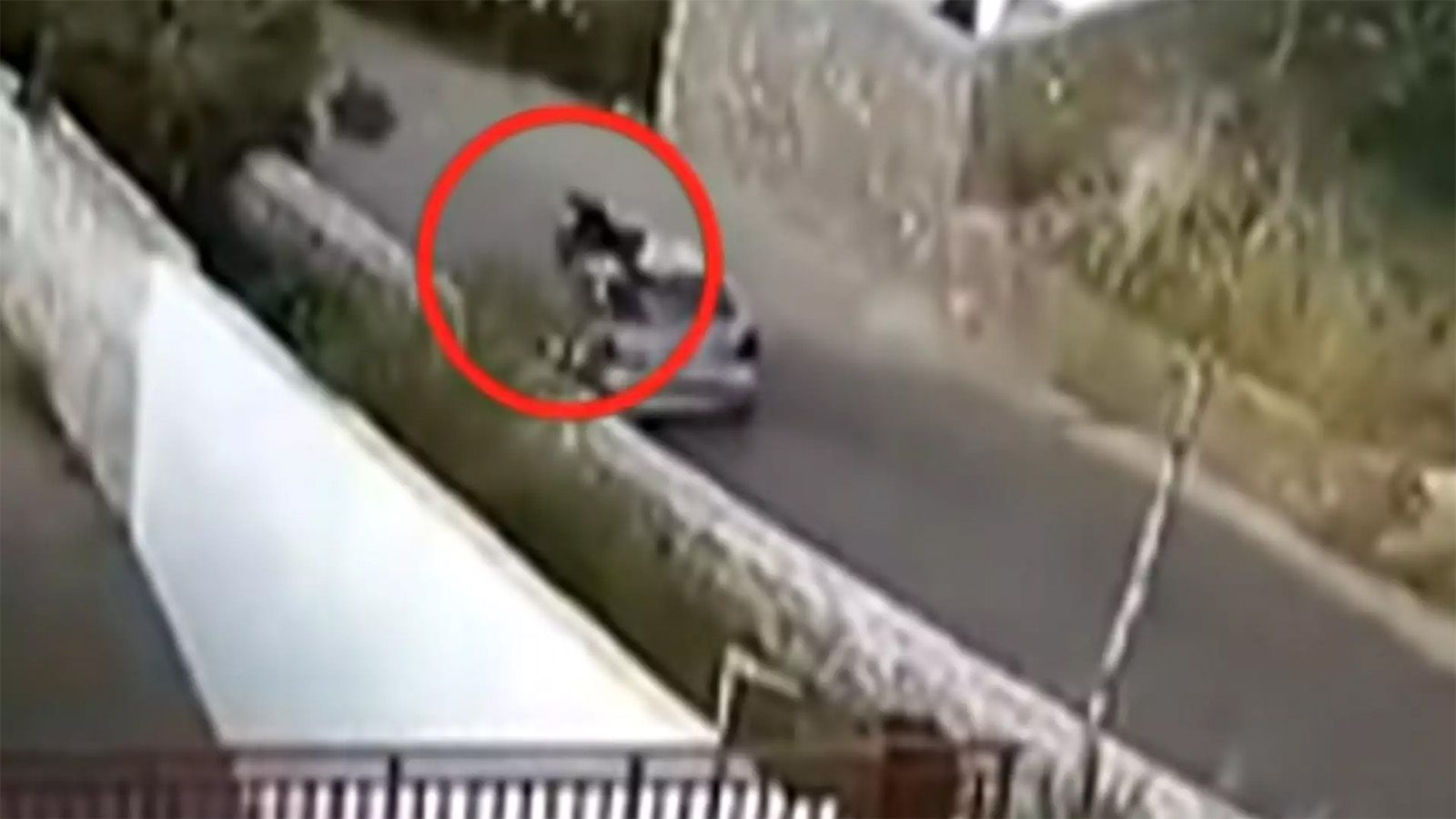 Κρήτη: Σφοδρό τροχαίο με θύμα 24χρονο αναβάτη (video)