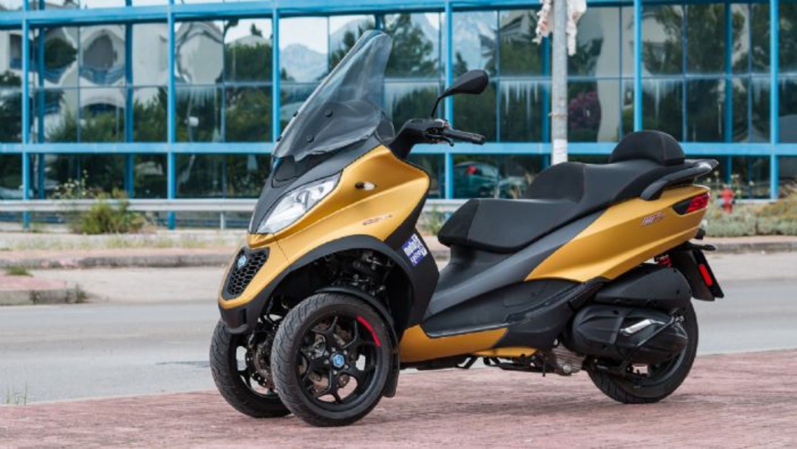 Οι υπηρεσίες της MotoCert στην Piaggio Θεοδωράκης