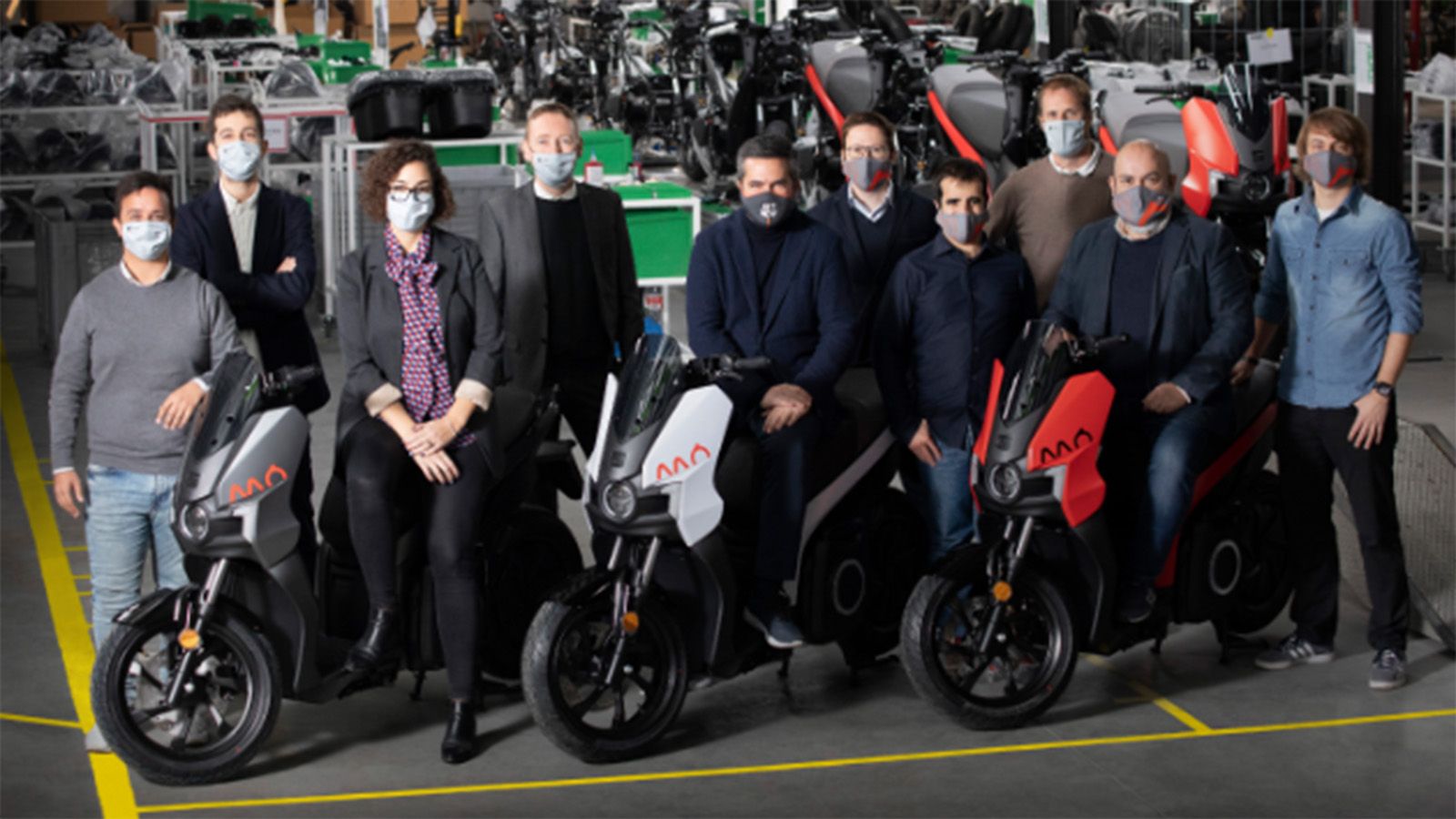 Φωτογραφίες από την στιγμή της έναρξης παραγωγής του SEAT MO 125.