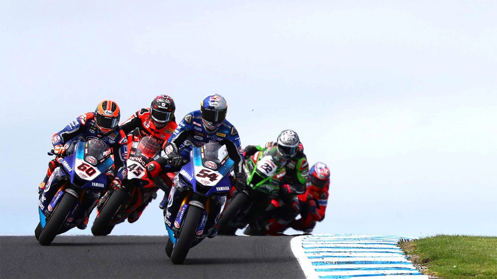 Θεαματικό ήταν το πρώτο αγωνιστικό Σαββατοκύριακο των World Superbikes στην Αυστραλία. 