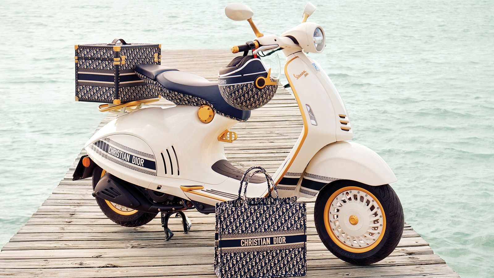 Η νέα Vespa 946 Christian Dior