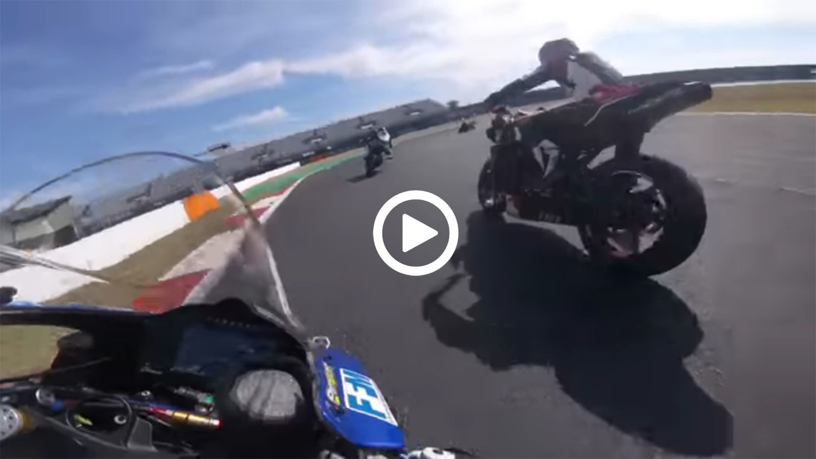 600άρι ρεζιλεύει τους πάντες σε πίστα