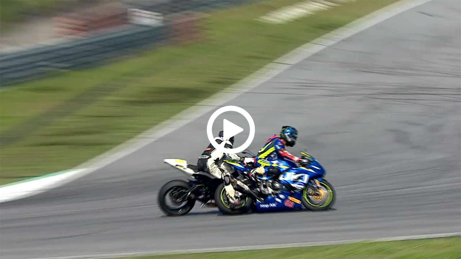 Το πιο «κουλό» αγωνιστικό τρακάρισμα