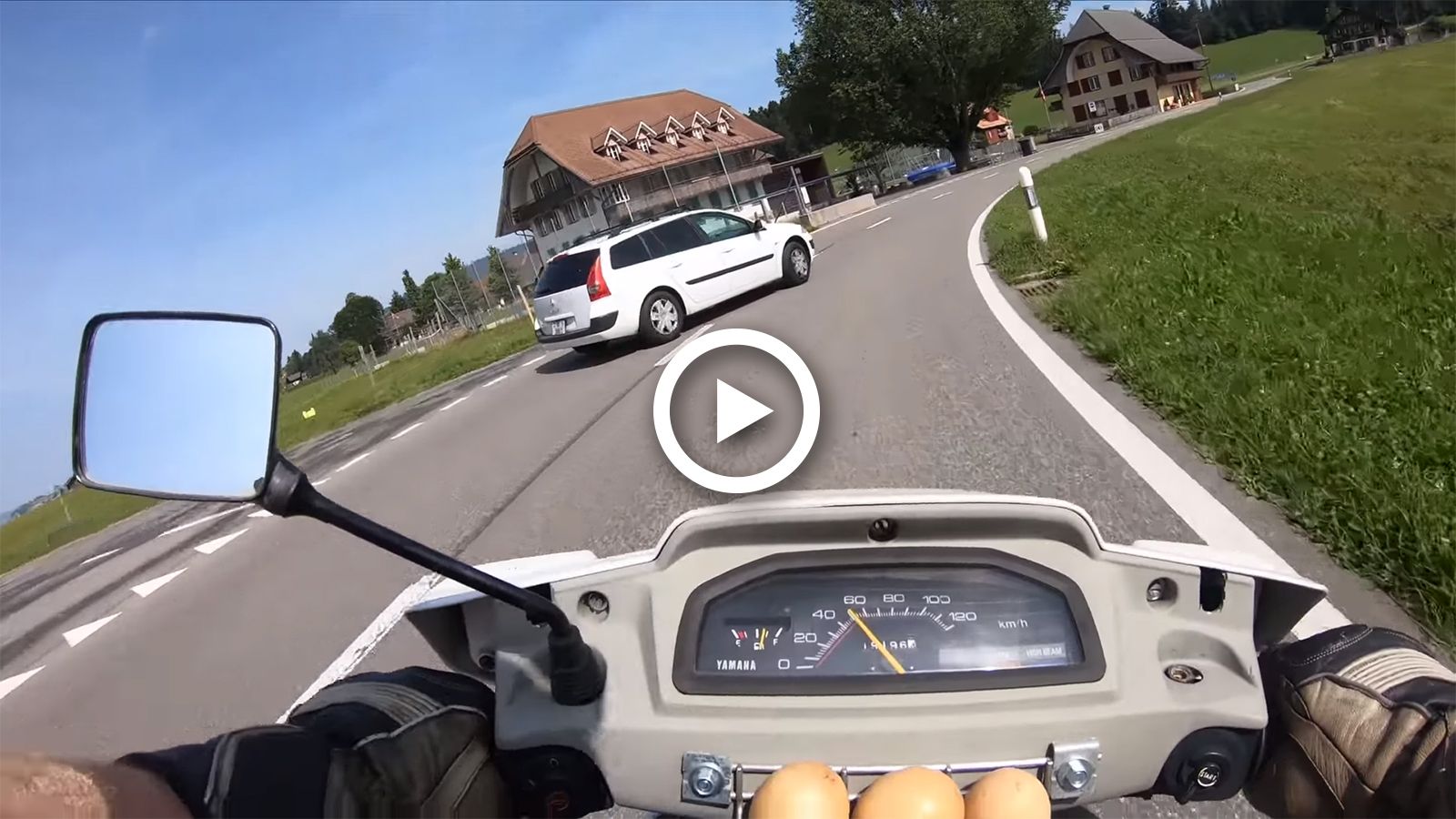 Αναβάτης πετάει αυγά σε οδηγό που τον «έκοψε» 