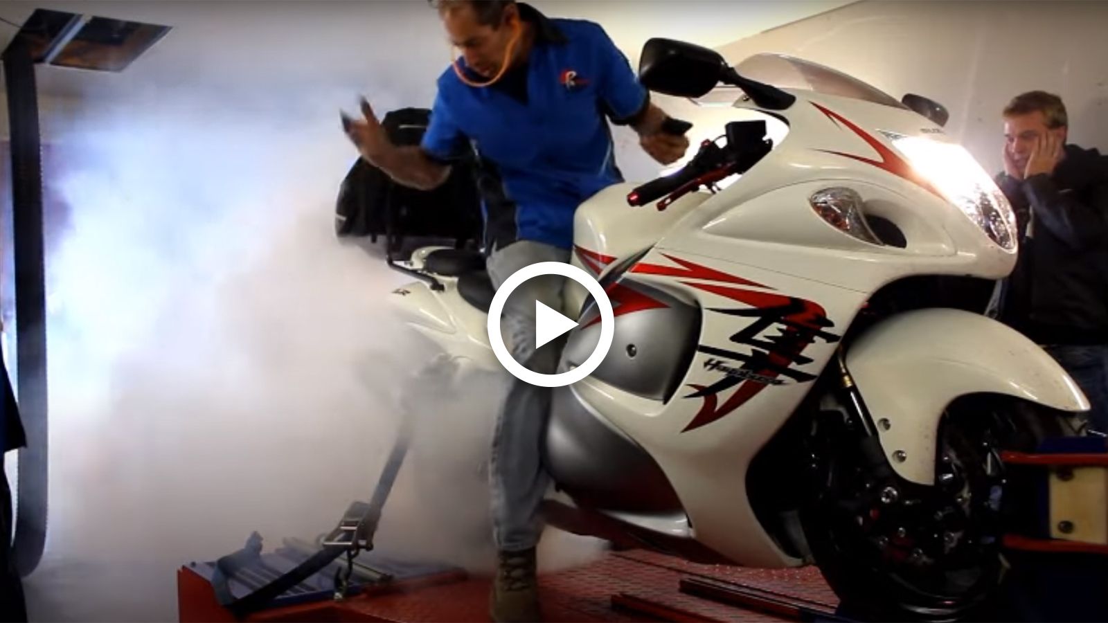 VIDEO: Busa «σκάει» στο δυναμόμετρο 