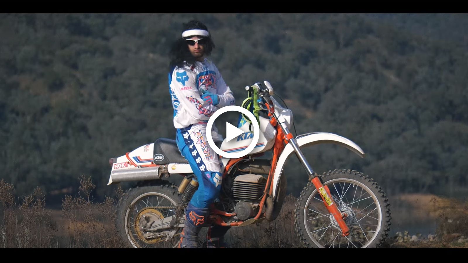 Όταν έχεις παλιό enduro και σε πιάνουν τα 80s