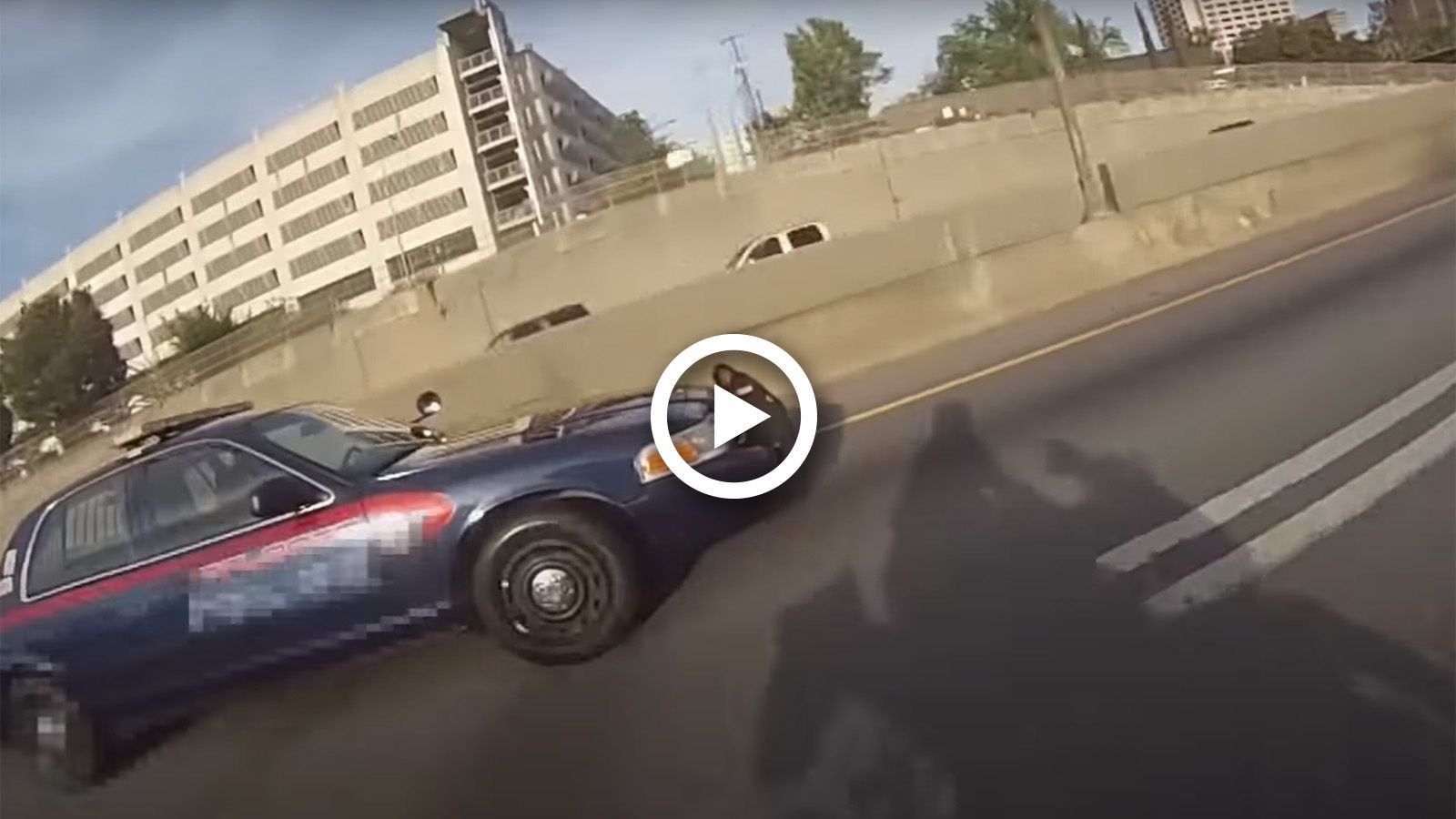 Προκλητικός αναβάτης διαφεύγει από περιπολικό