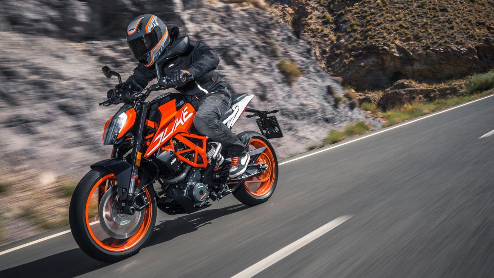 KTM: Τα 390 άμεσα διαθέσιμα