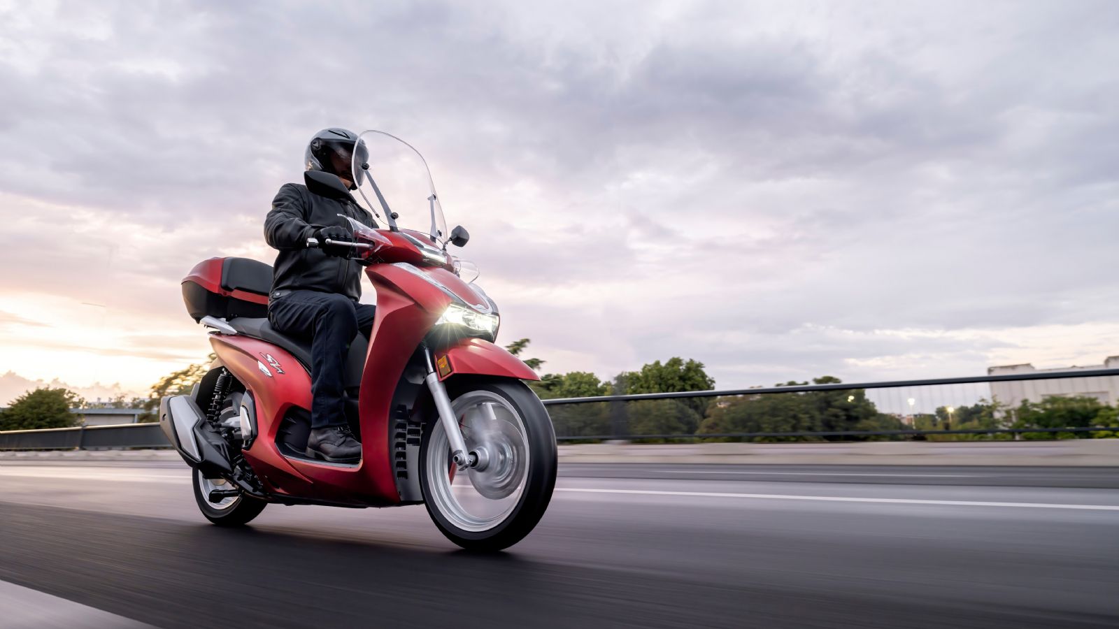 Το νέο Honda SH 350i έφτασε στην Promoto Ginossatis