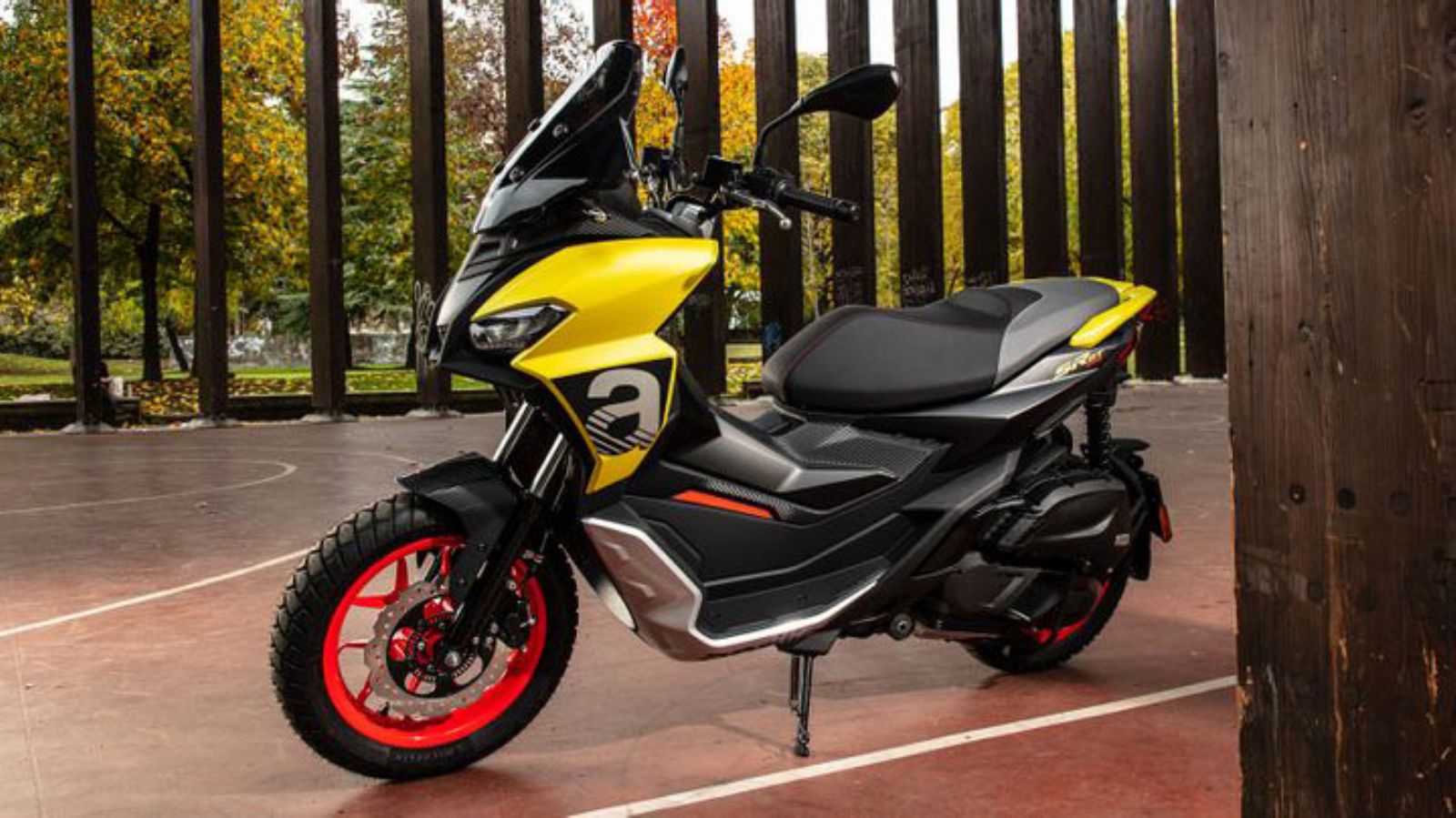 Aprilia SR GT: Το adventure scooter έρχεται στη Piaggio Λυμπερόπουλος