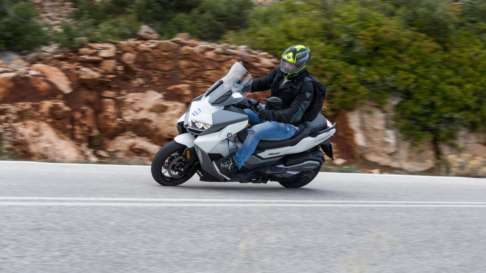 Mega συγκριτικό: 10 μεσαία GT scooter
