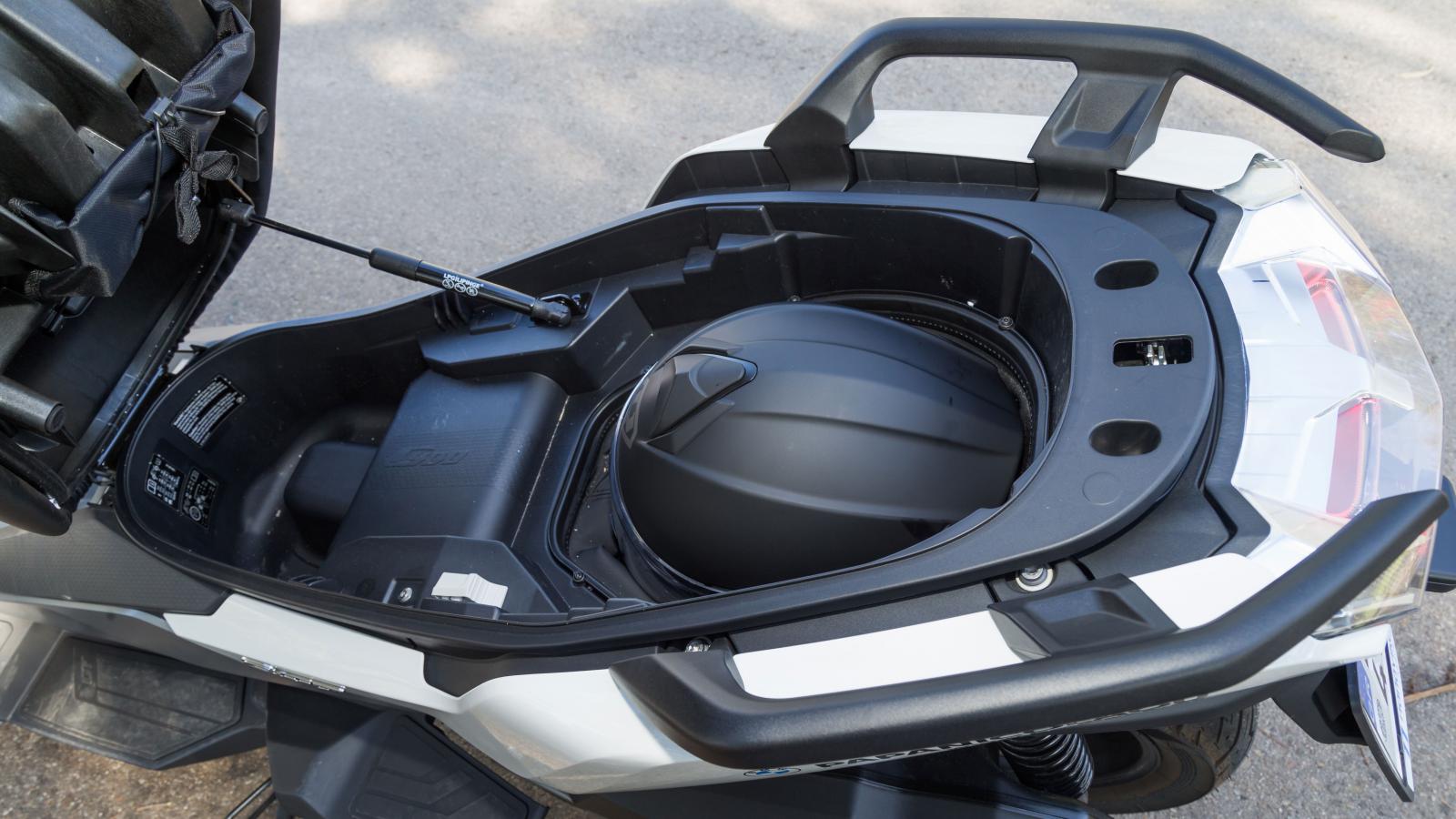 Mega συγκριτικό: 10 μεσαία GT scooter