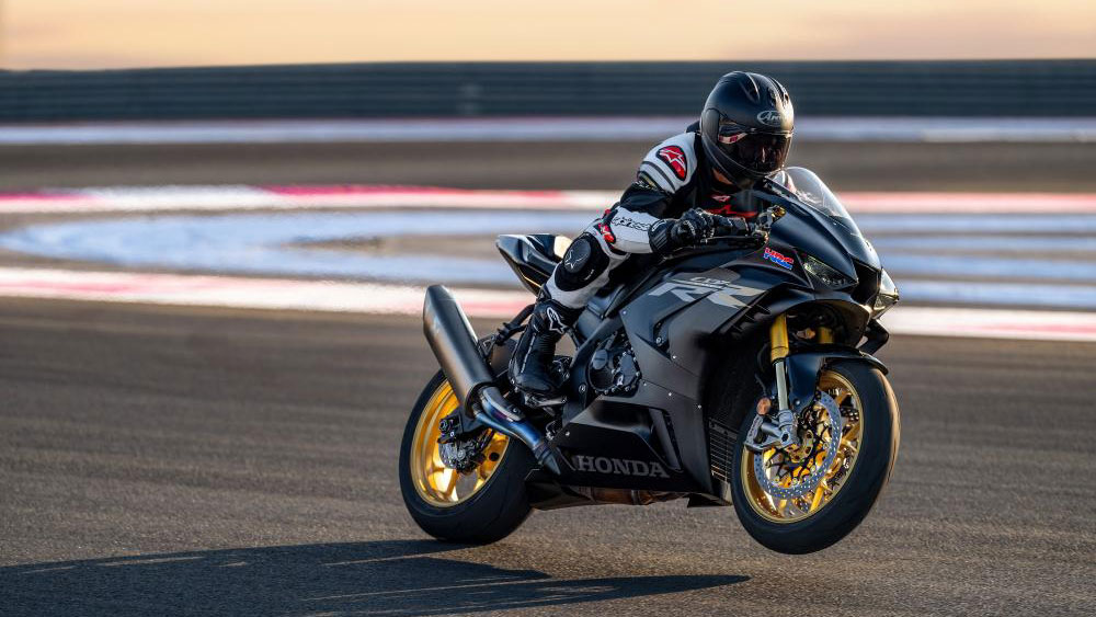 Honda CBR 1000RR-R Fireblade: Ανανεωμένη σε όλα