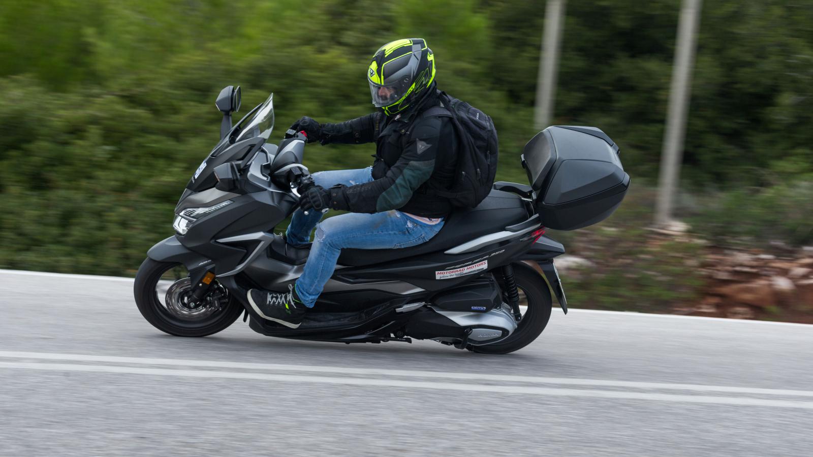 Mega συγκριτικό: 10 μεσαία GT scooter