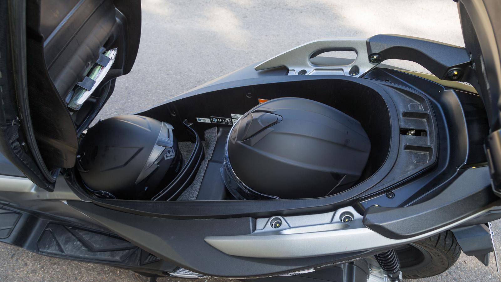 Mega συγκριτικό: 10 μεσαία GT scooter