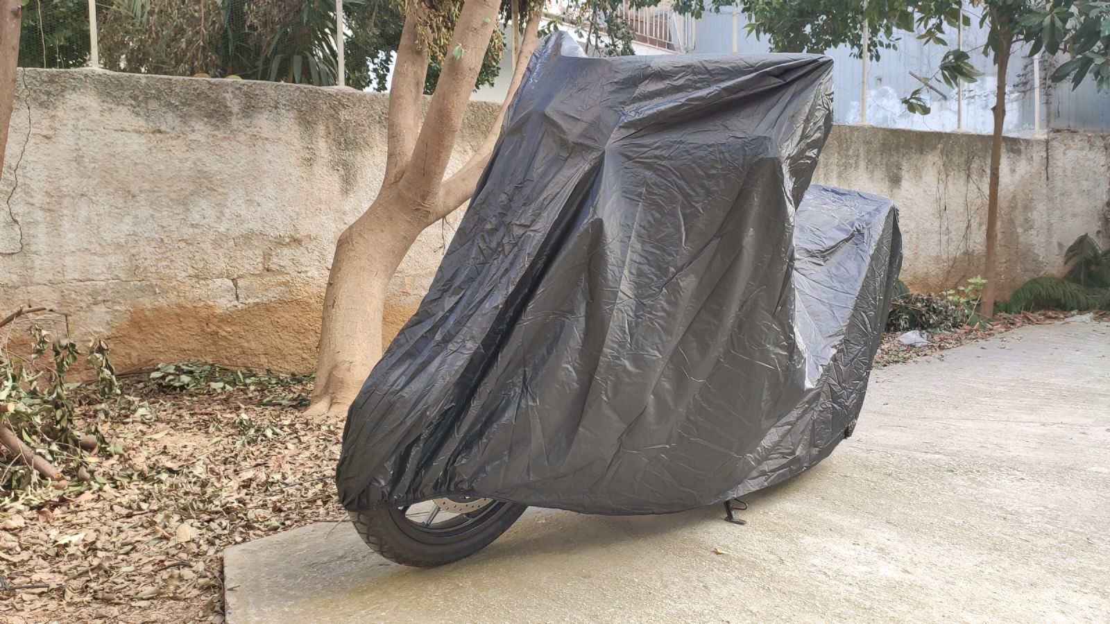 Η τοποθέτησή της γίνεται εύκολα.