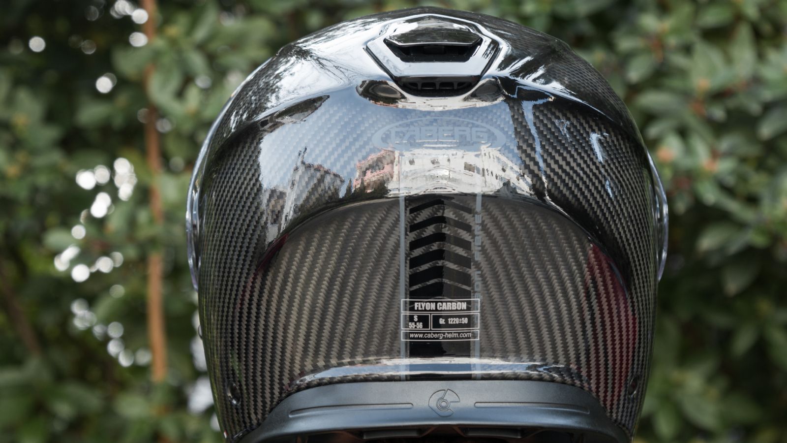 Το βάρος του είναι 1.320 γραμμάρια.