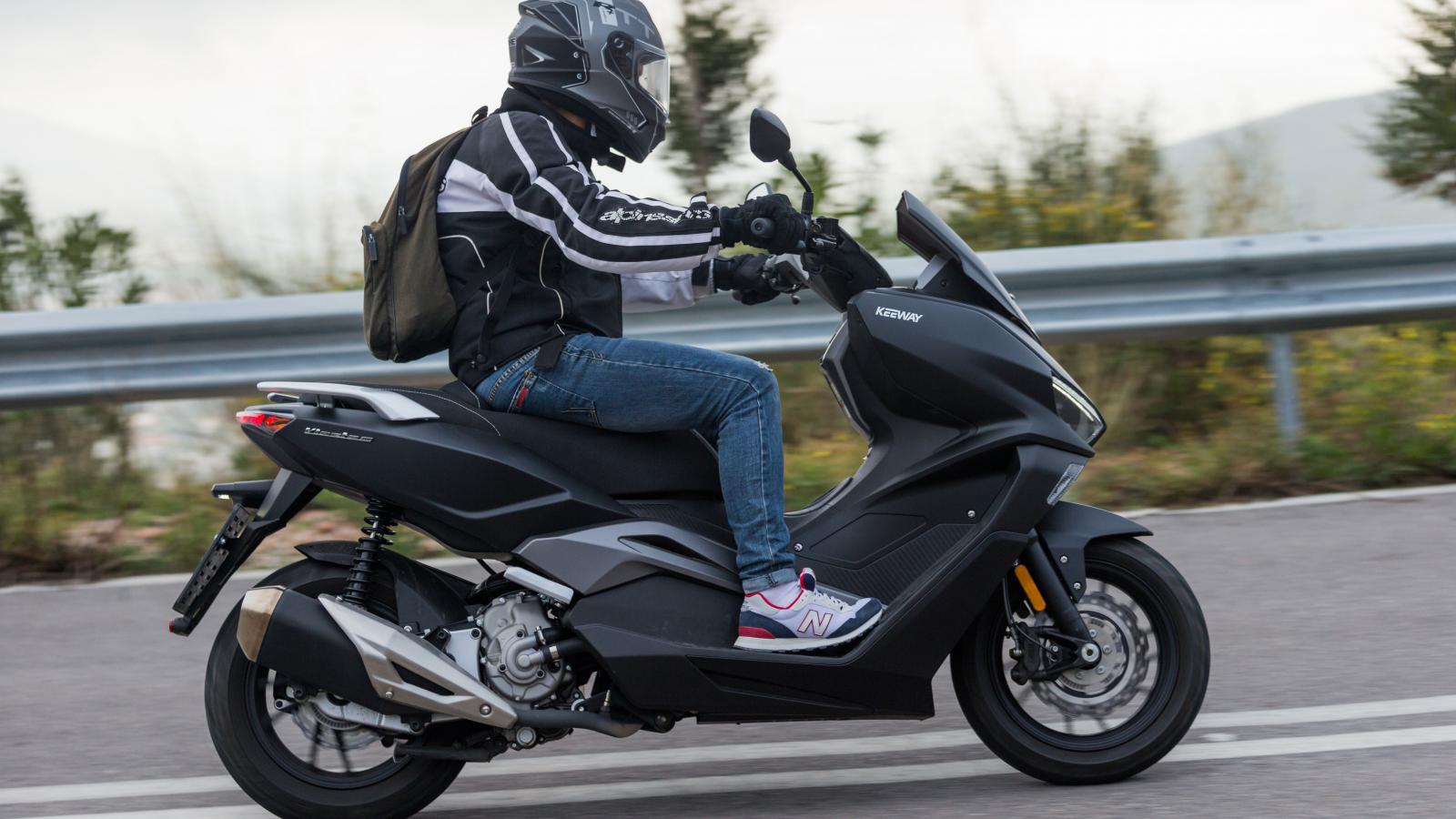 Mega συγκριτικό: 10 μεσαία GT scooter