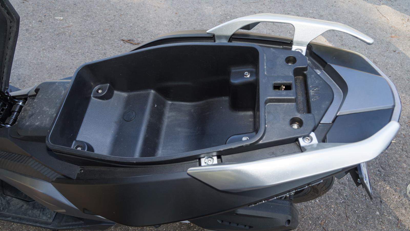 Mega συγκριτικό: 10 μεσαία GT scooter