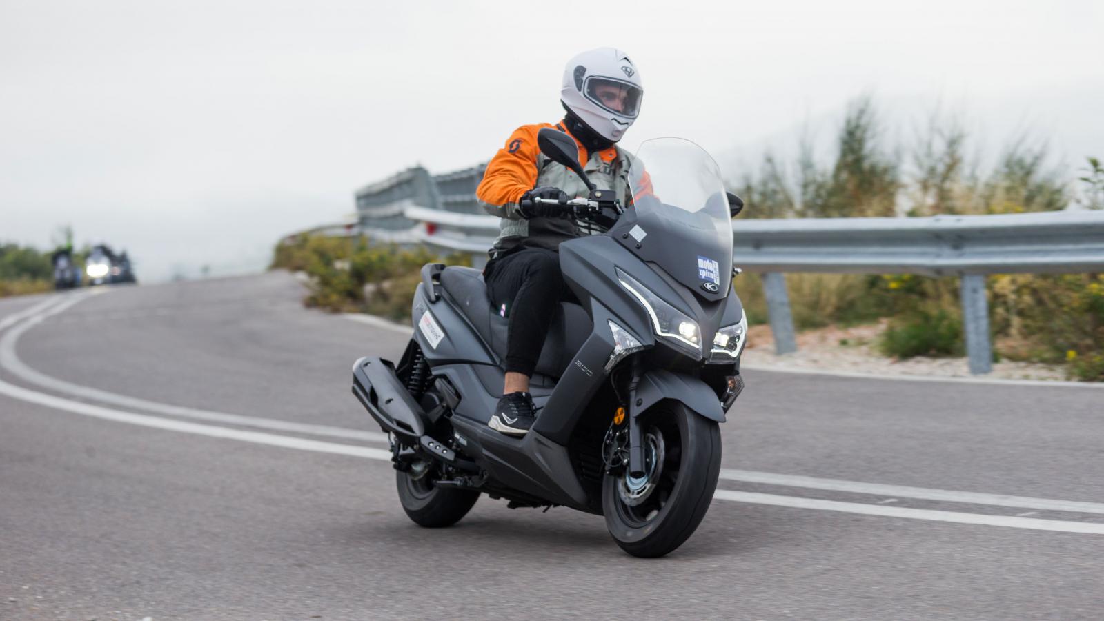 Mega συγκριτικό: 10 μεσαία GT scooter