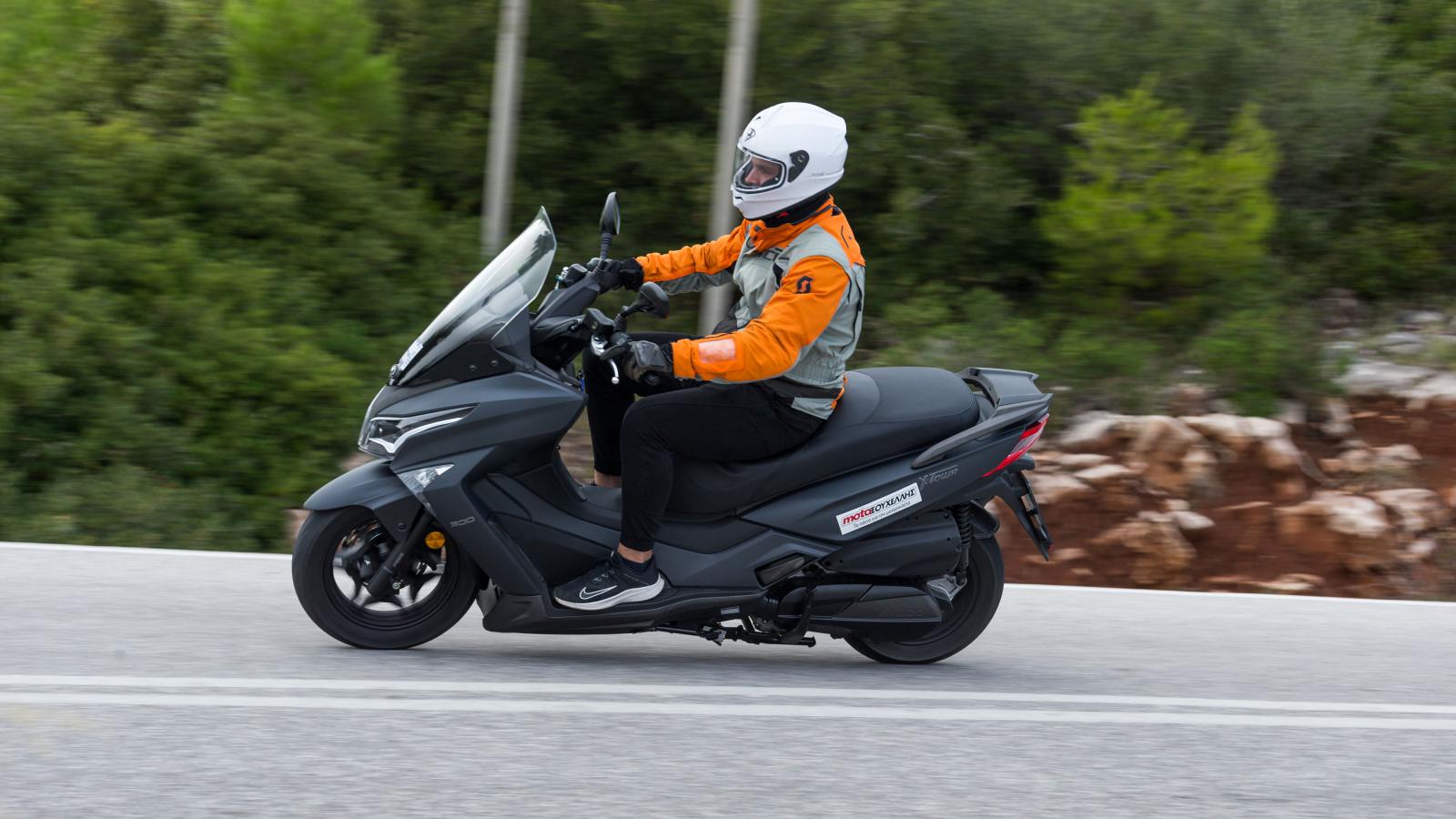 Mega συγκριτικό: 10 μεσαία GT scooter