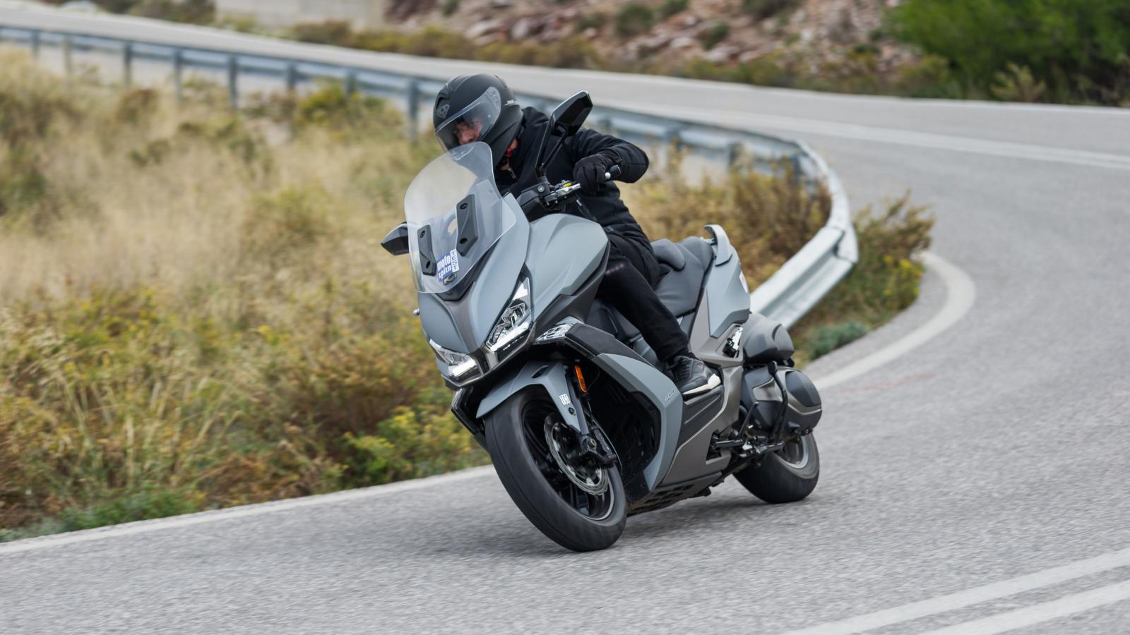 Mega συγκριτικό: 10 μεσαία GT scooter