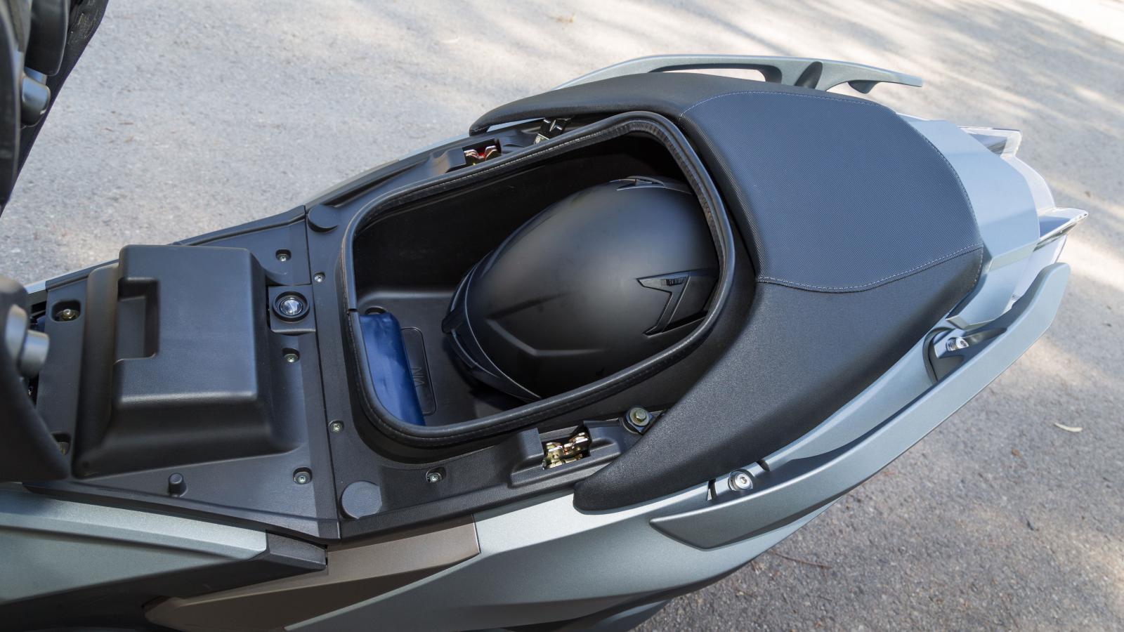 Mega συγκριτικό: 10 μεσαία GT scooter