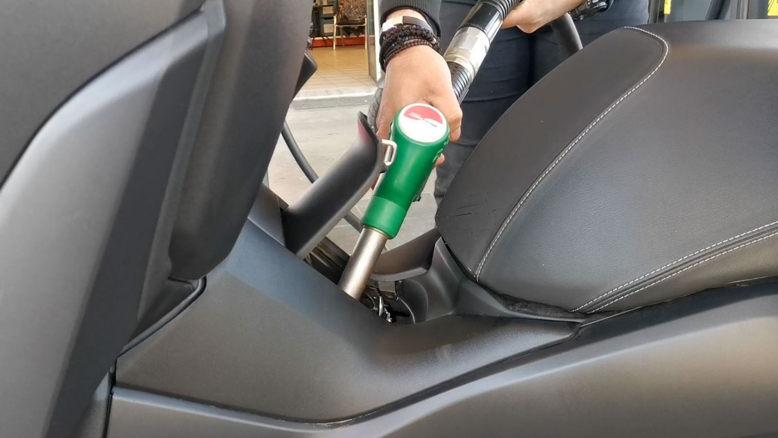 Mega συγκριτικό: 10 μεσαία GT scooter