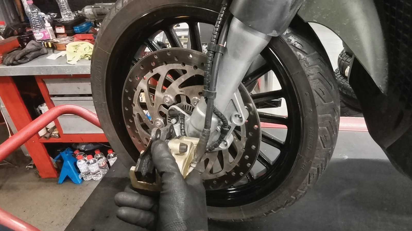 Η τοποθέτηση των τακακίων Premier έγινε στο κατάστημα WheelCity