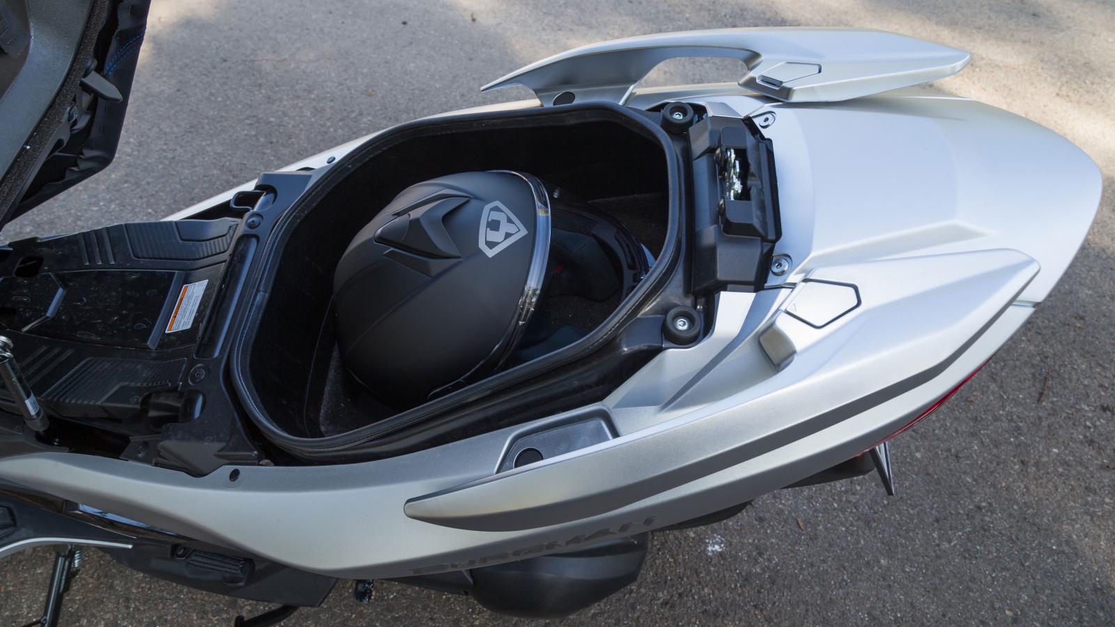 Mega συγκριτικό: 10 μεσαία GT scooter