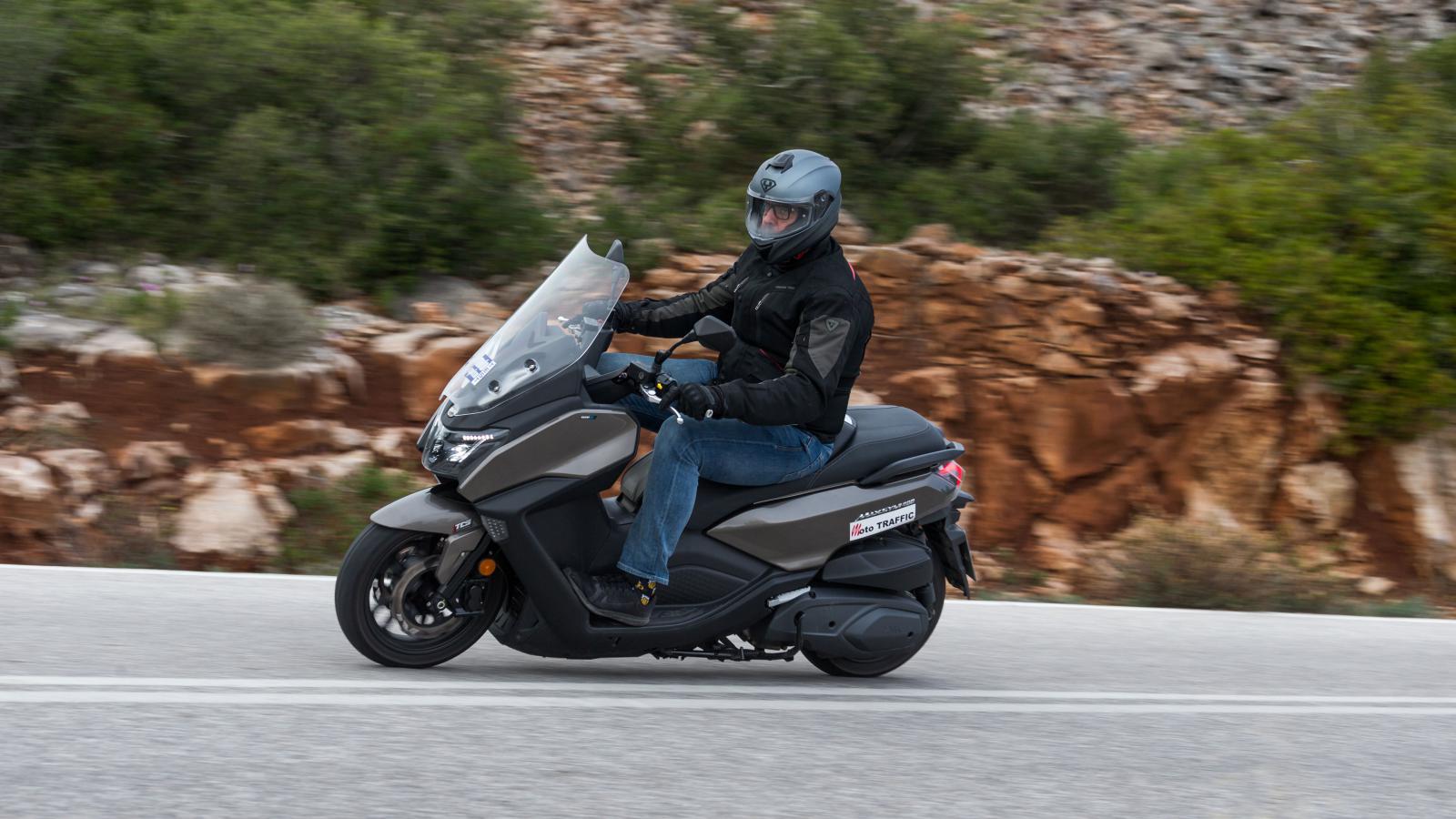 Mega συγκριτικό: 10 μεσαία GT scooter