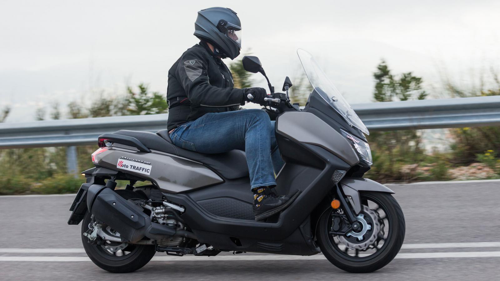 Mega συγκριτικό: 10 μεσαία GT scooter