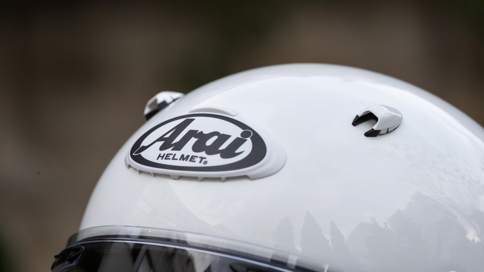 Test Arai Quantic: Κορυφαία ασφάλεια, άνεση και τεχνολογία από F1