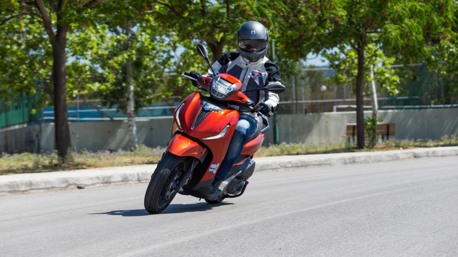 Test Piaggio Beverly 300 S: Νέα σχεδίαση, ίδια επιτυχία!