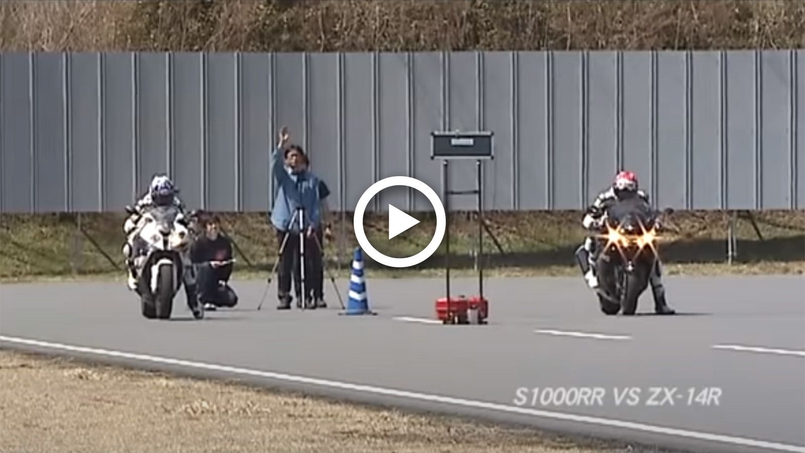 VIDEO: S1000RR εναντίον ZZR1400 στην ευθεία