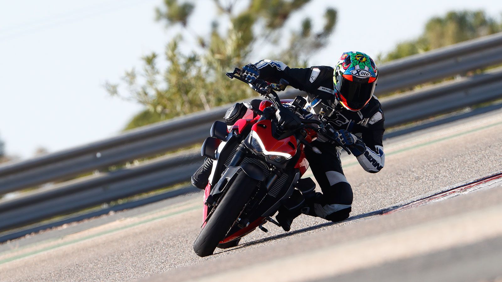 Οδηγούμε Ducati Streetfighter V2 - 1000αρι, V2 και σπορ μέχρι το κόκκαλο!