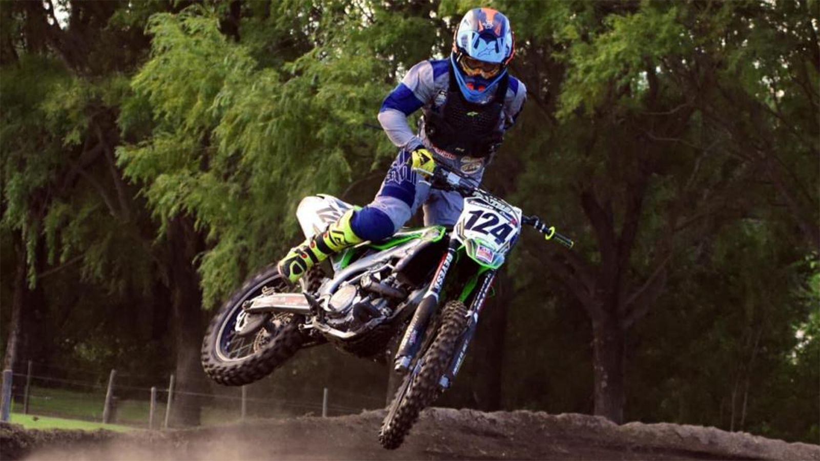 O Alberto Zapata Bacur εν δράσει.