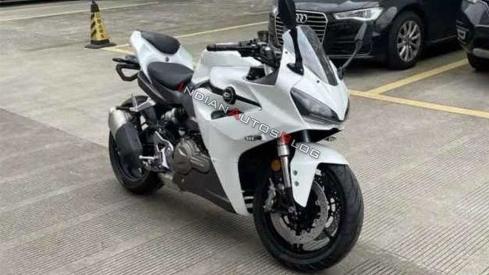 H φωτογραφία που απεικονίζει το φερόμενο ως νέο sport μοντέλο της Benelli.