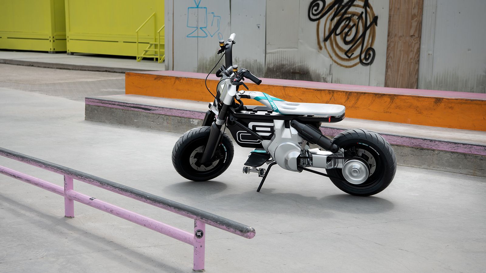 Ιδού το νέο BMW CE 02