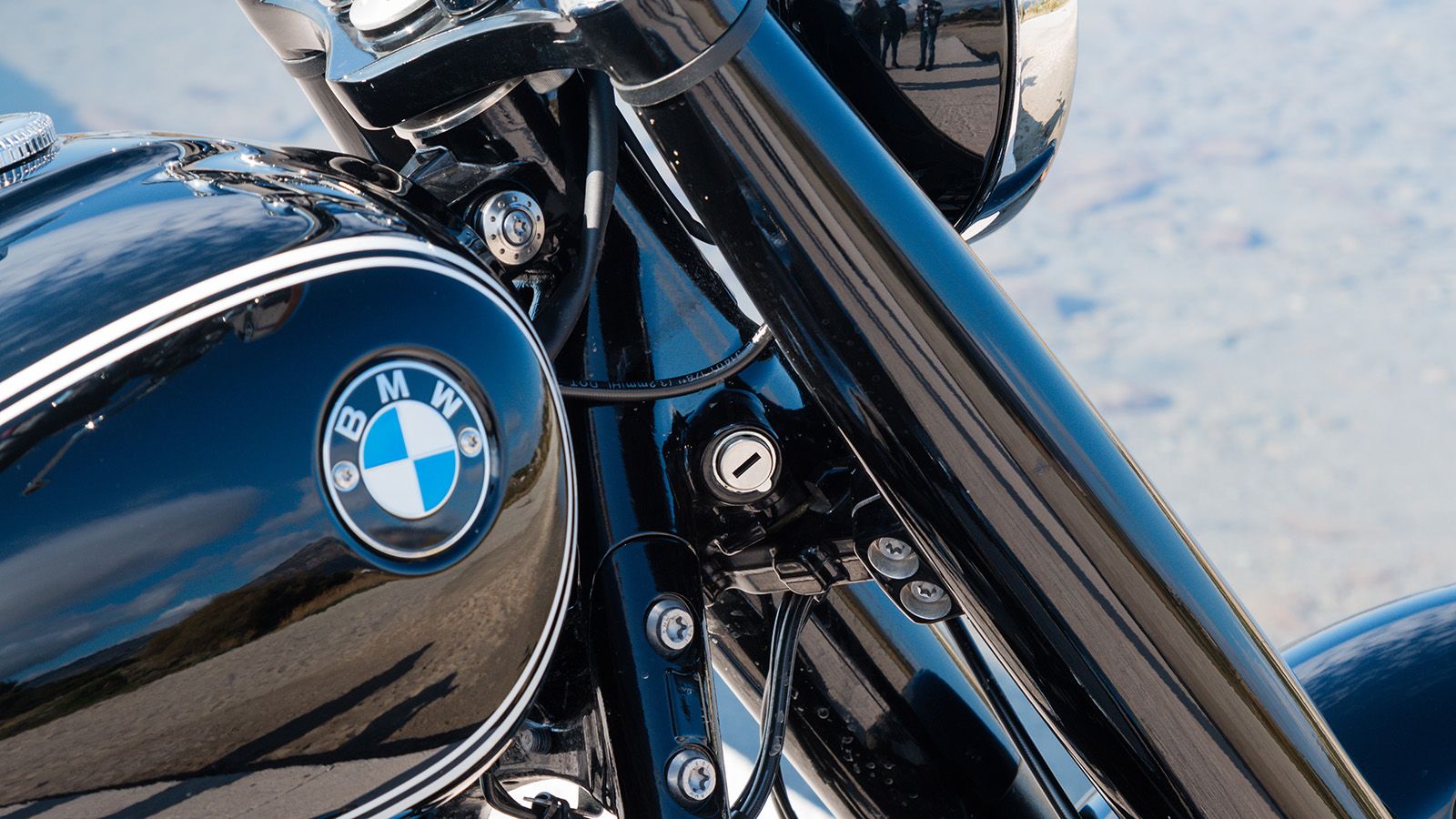 Με κλειδί λειτουργεί και το κλείδωμα του τιμονιού. 