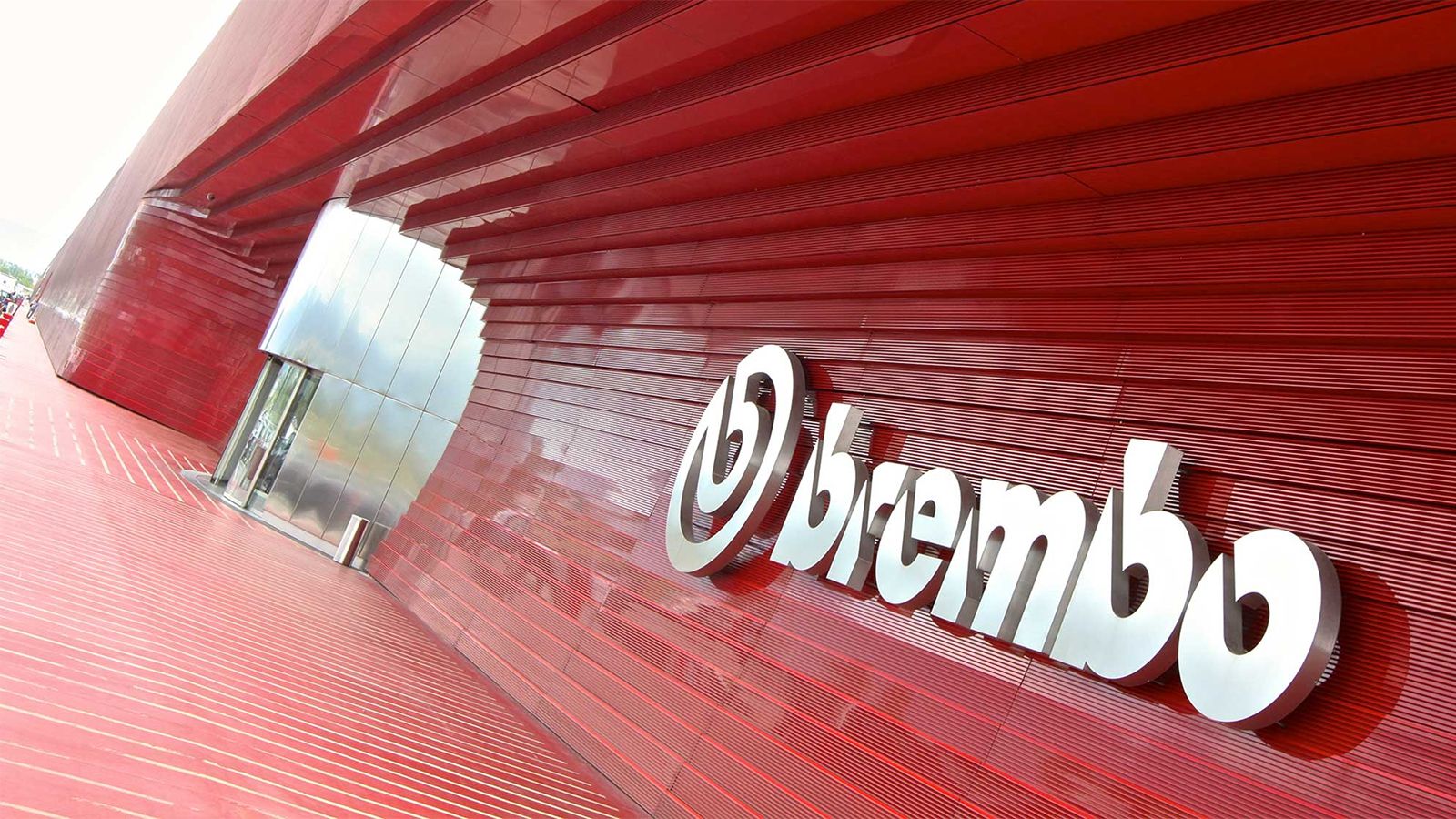 H Brembo φυτεύει ένα δάσος 14.000 δένδρων.