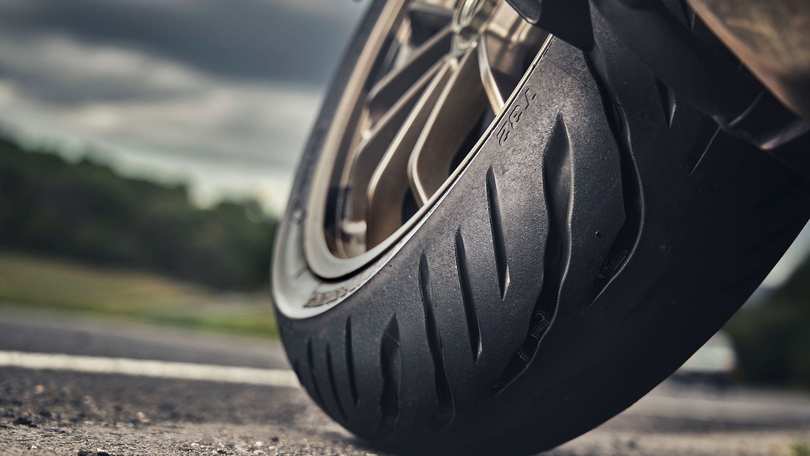 Bridgestone T32: 7% μικρότερη απόσταση φρεναρίσματος στο βρεγμένο