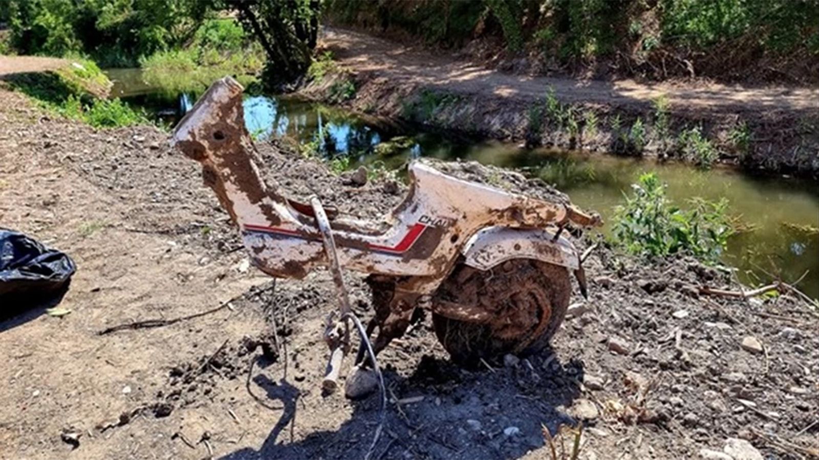 Τρίκαλα: Έβγαλαν Chaly μέσα από ποτάμι