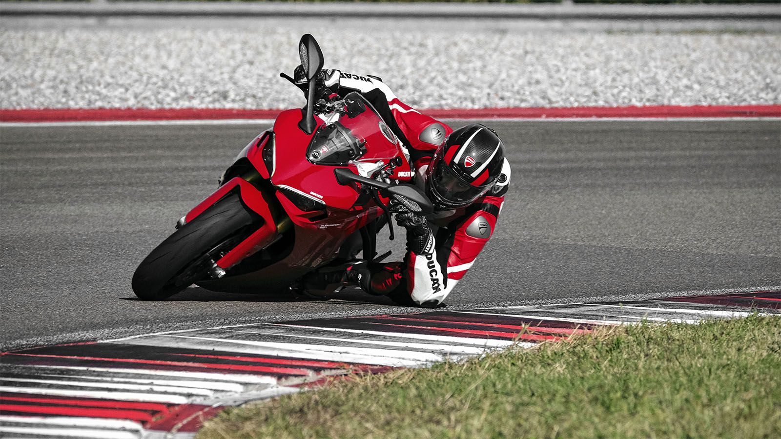 Η συνεργασία της Ducati με την ιταλική κατασκευάστρια παιχνιδιών Peg Perego φέρνει στις βιτρίνες κάτι μοναδικό: Mια σειρά από παιδικές ηλεκτρικές μοτο