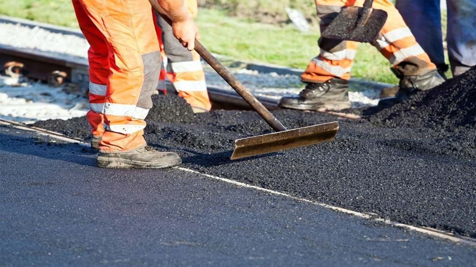 Η εκτόξευση των τιμών της πίσσας αφήνει τους δρόμους επικίνδυνους