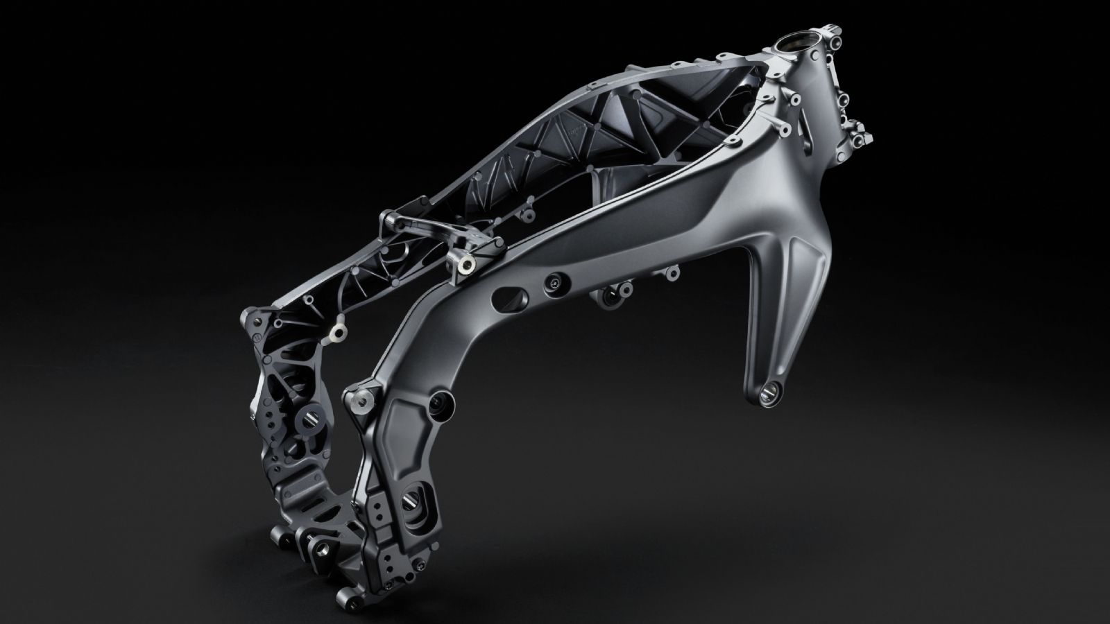 Ριζικά ανασχεδιασμένο το αλουμινένιο πλαίσιο, διαθέτει μεγαλύτερες δοκούς και αυξημένη στρεπτική ακαμψία κατά 50%. Χάρη στη νέα πατενταρισμένη μέθοδο 