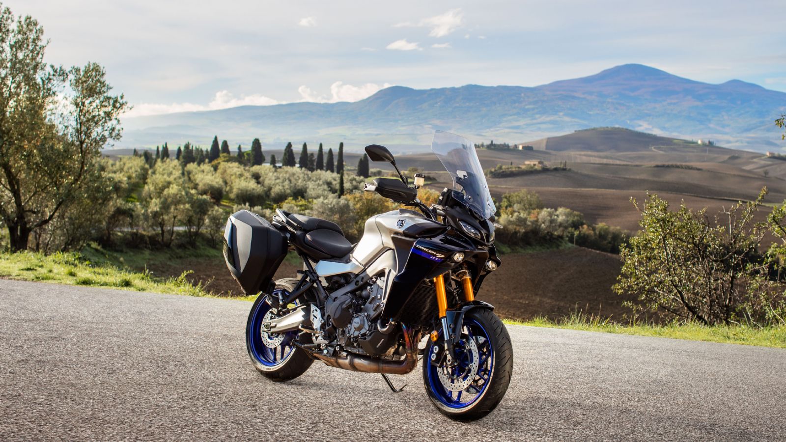 Πιο σύγχρονη, πιο σπορ αλλά ταυτόχρονα και πιο τουριστική, η εμφάνιση του νέουTracer 9 δεν περνά απαρατήρητη 