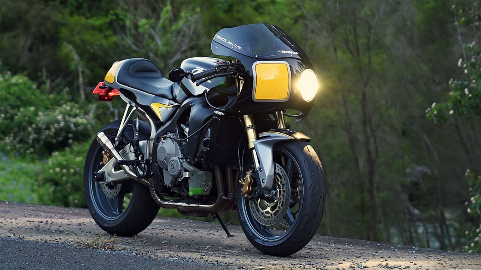 Το Honda CBR 600 RR του Francis Von Tuto.