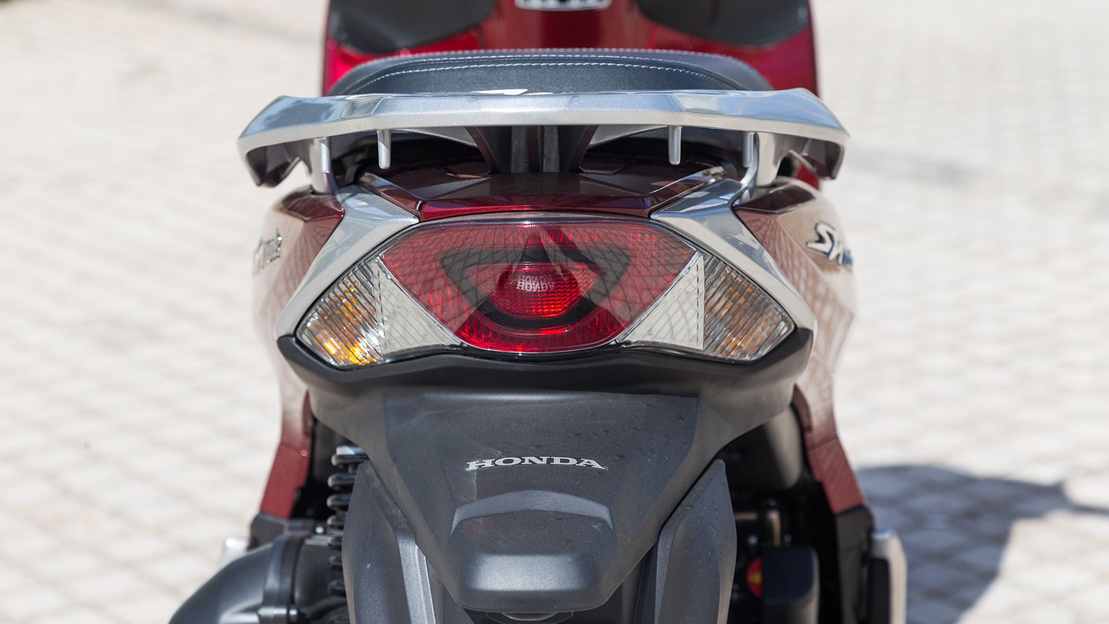 Honda SH Mode 125 - Test: Φλερτάροντας με την κορυφή